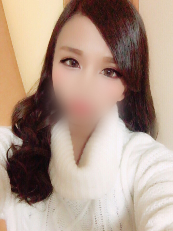らぶ(23歳、B:85、W:56、H:83)