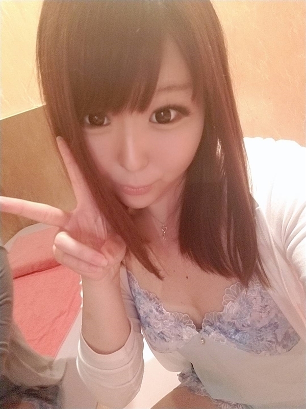 れいこ(21歳、B:88、W:58、H:86)