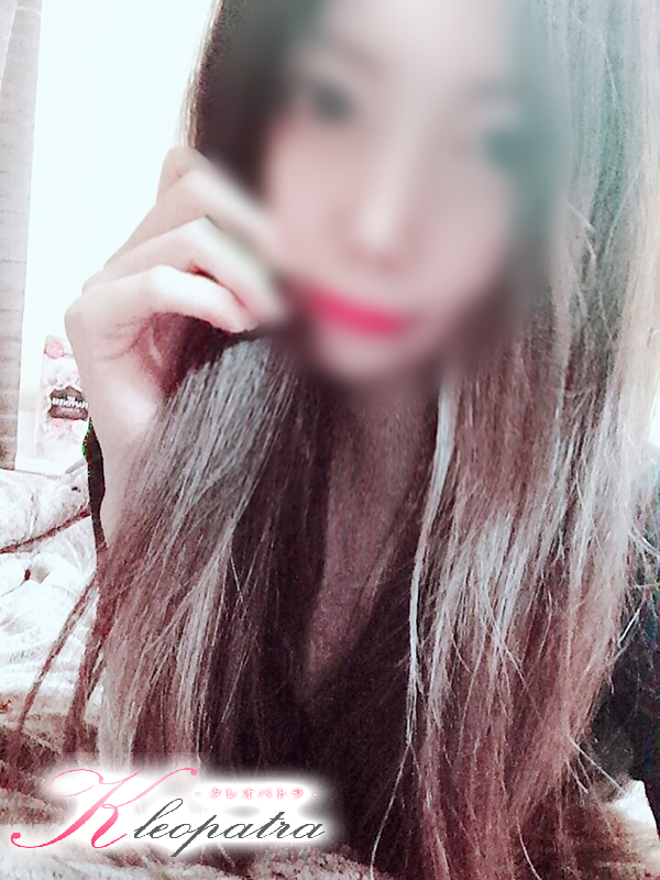 ひとみ(20歳、B:84、W:56、H:83)