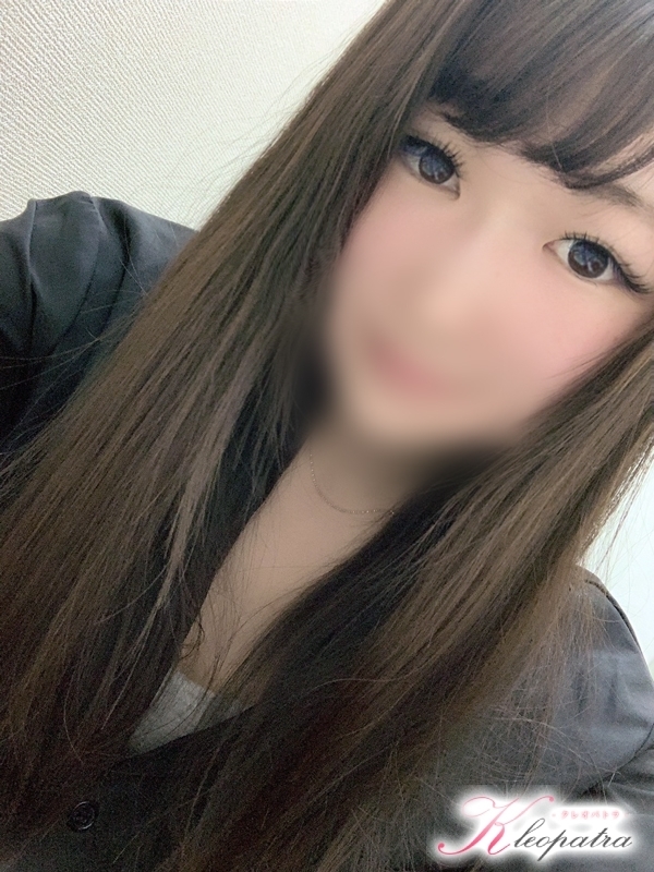 まなみ(22歳、B:83、W:56、H:84)