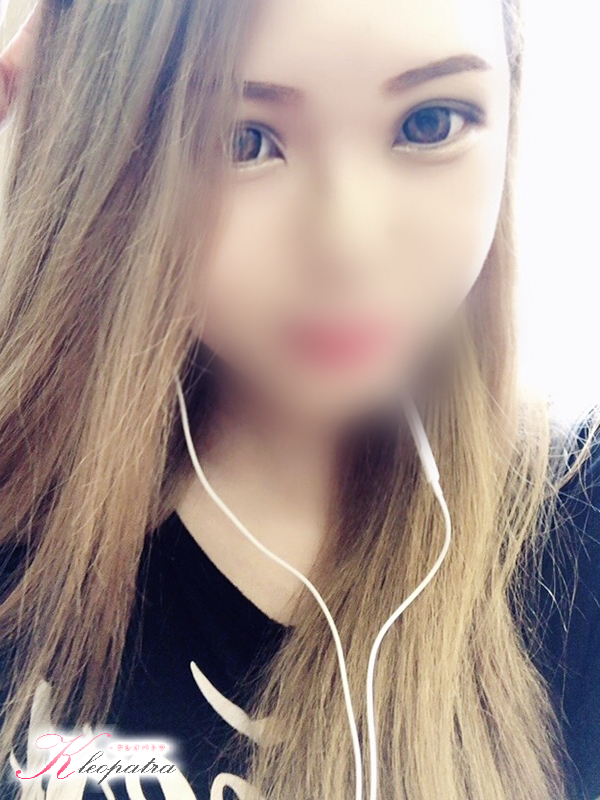 ありす(18歳、B:87、W:57、H:84)