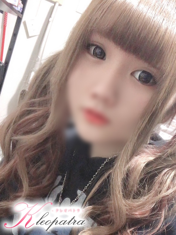 しゅんか(19歳、B:86、W:58、H:83)