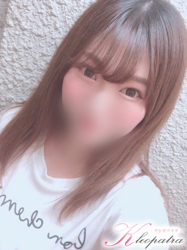 ゆいか(24歳、B:86、W:58、H:85)