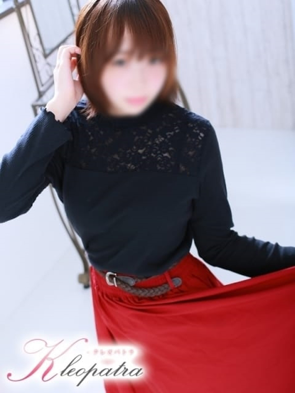 そら(18歳、B:84、W:55、H:85)