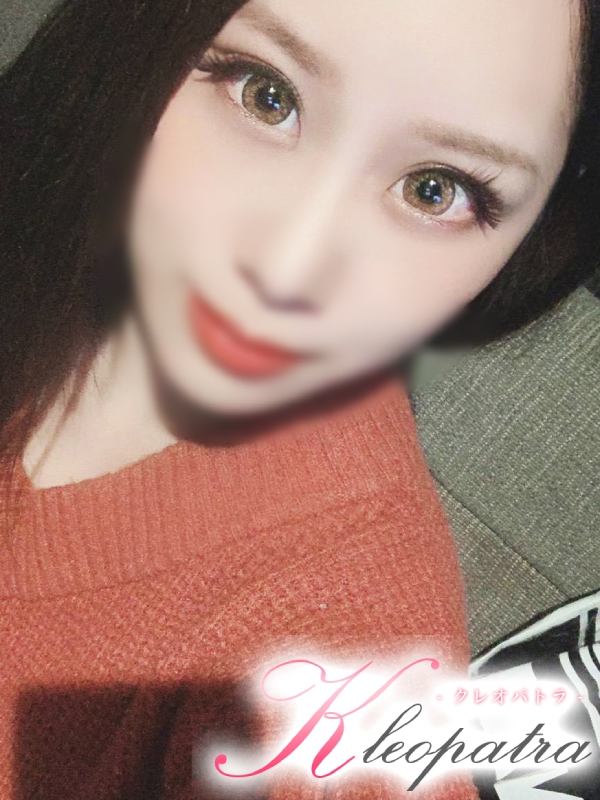 さな(20歳、B:86、W:55、H:84)