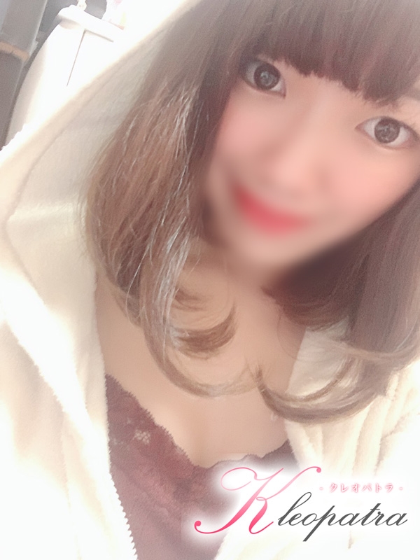 けい(20歳、B:86、W:57、H:85)