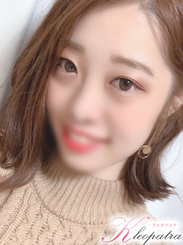 いちか(20歳、B:86、W:55、H:85)