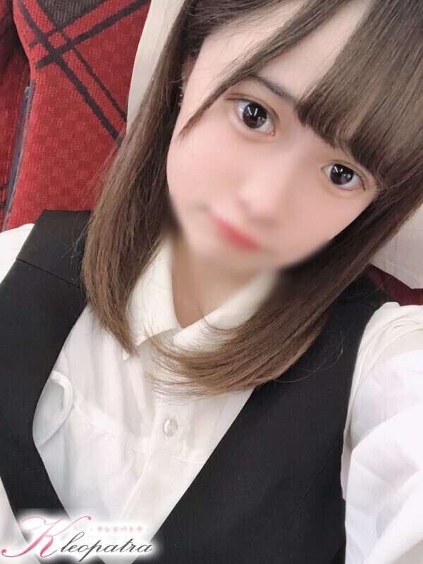 りほ(18歳、B:84、W:56、H:83)