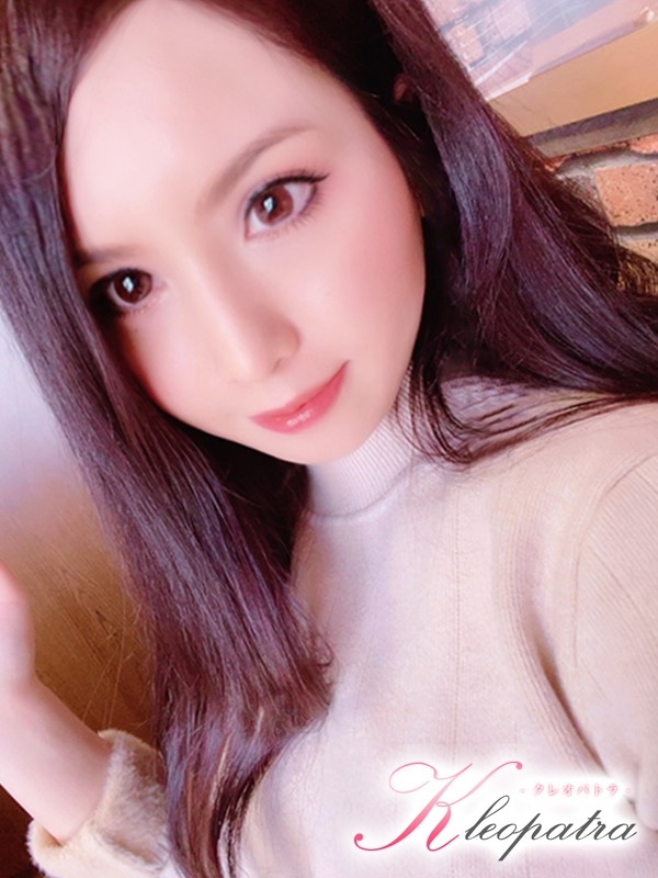 じゅり(24歳、B:86、W:56、H:87)