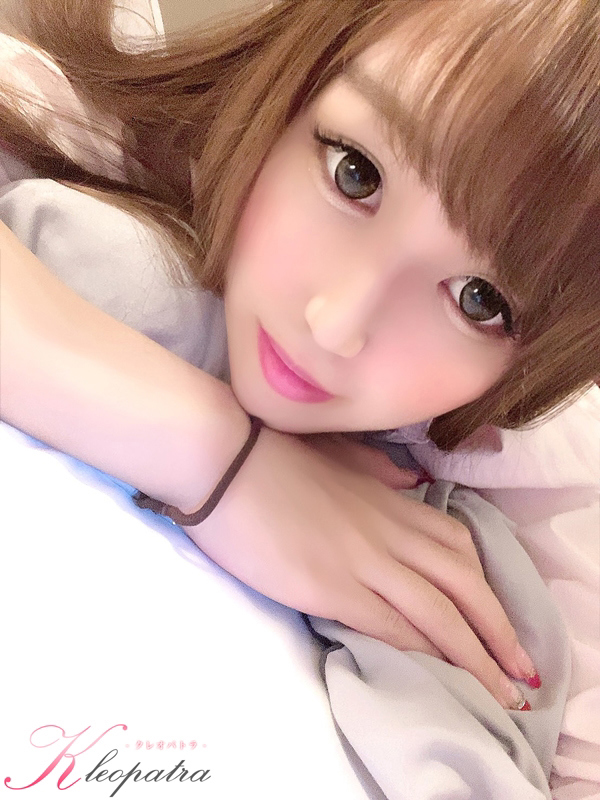 れんか(22歳、B:86、W:53、H:80)