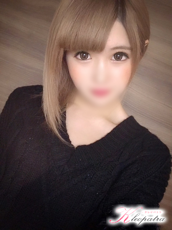 える(18歳、B:84、W:56、H:84)