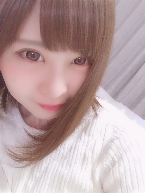 りんか(24歳、B:84、W:55、H:83)