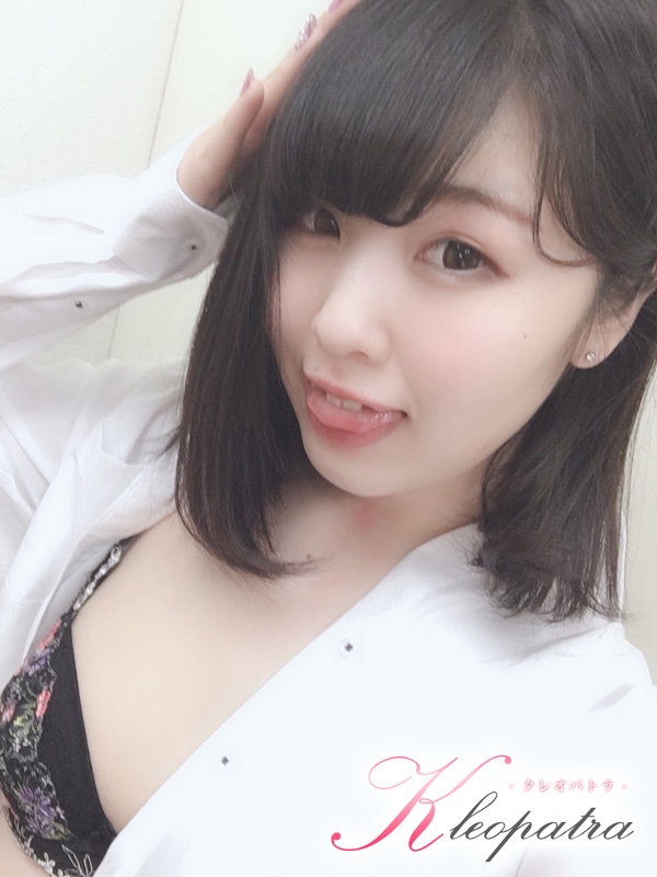かずは(20歳、B:83、W:58、H:84)