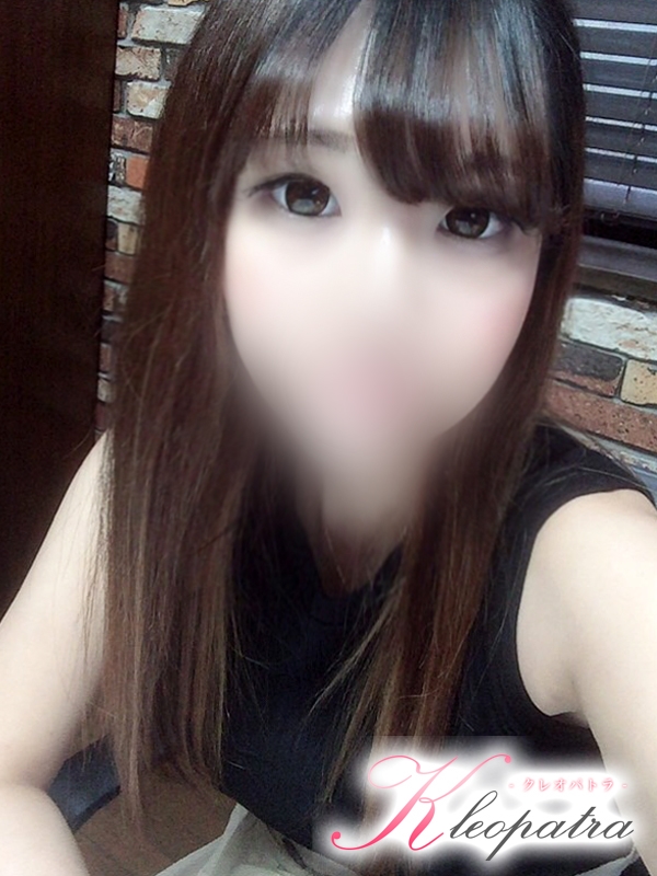 すみれ(21歳、B:85、W:56、H:86)