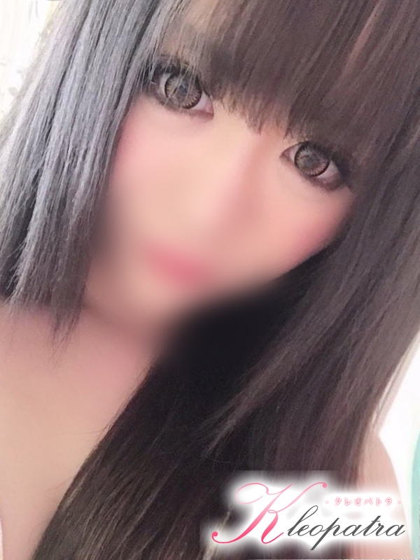 なな(23歳、B:86、W:56、H:82)