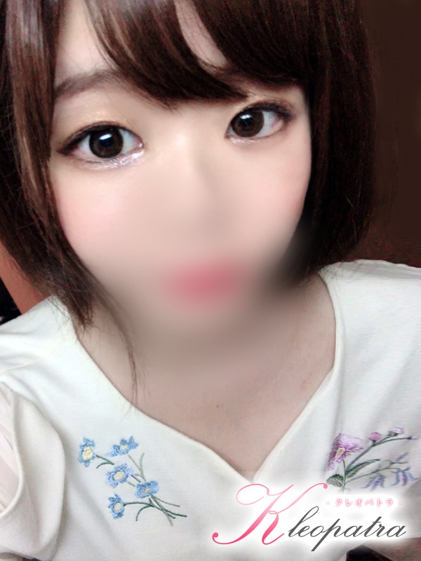 まひる(21歳、B:82、W:56、H:82)
