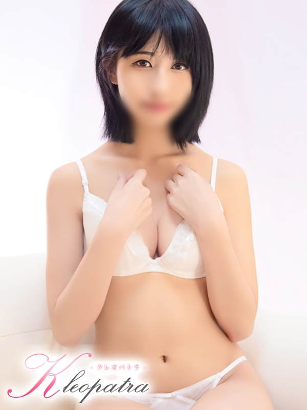 れい(19歳、B:83、W:57、H:84)