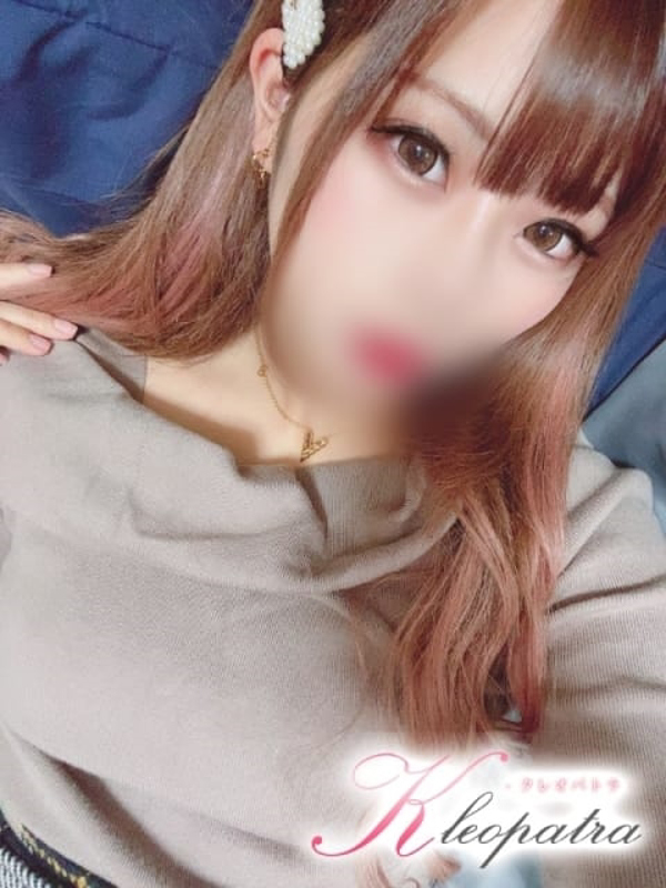 みこと(24歳、B:84、W:55、H:84)