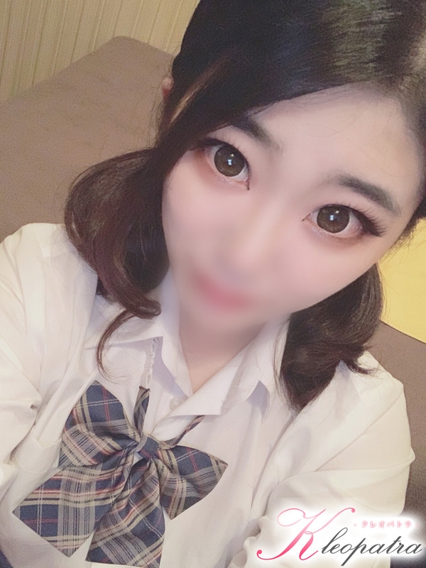 さやか(20歳、B:86、W:57、H:85)