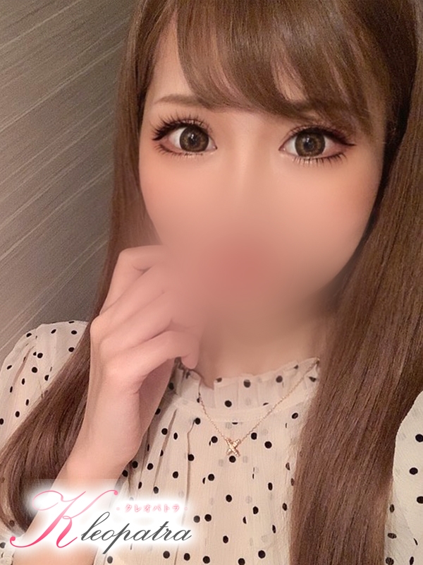 しおん(22歳、B:88、W:54、H:85)