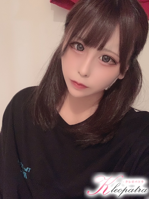 つくし(18歳、B:88、W:57、H:89)