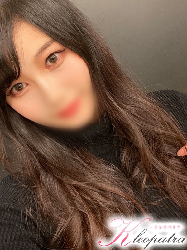 りぜ(20歳、B:88、W:58、H:88)