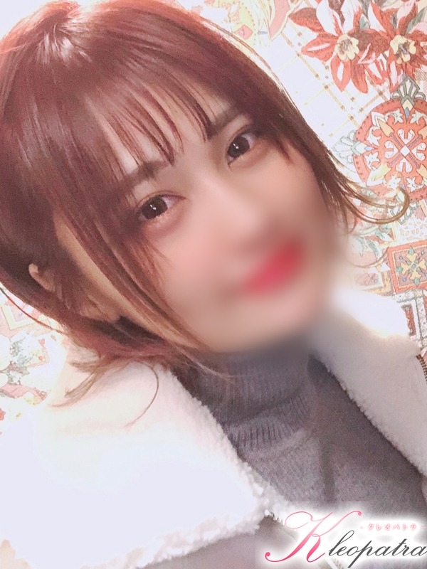 とうか(18歳、B:85、W:56、H:83)