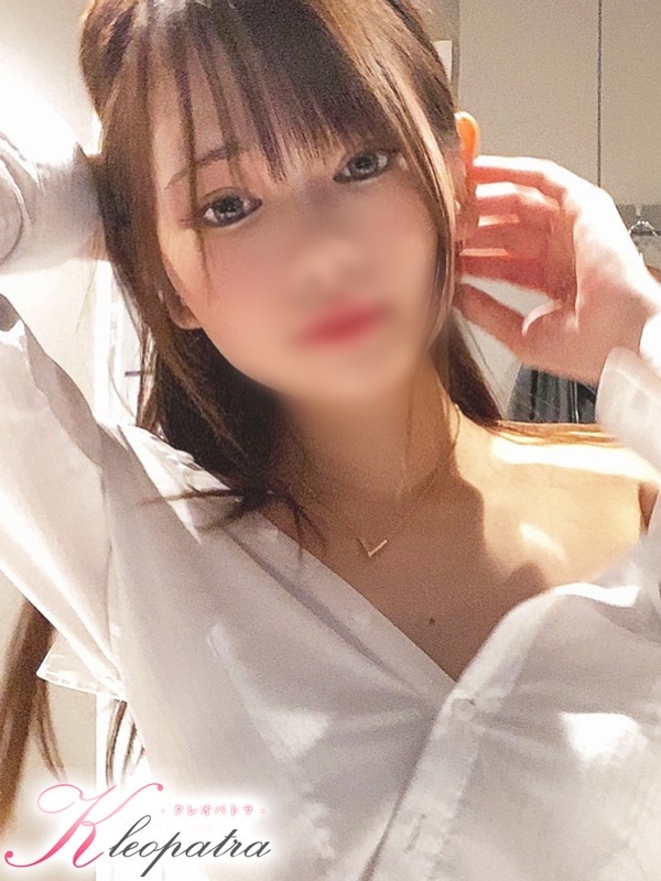 えと(18歳、B:84、W:54、H:83)