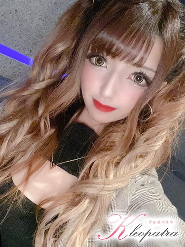 しのん(21歳、B:85、W:56、H:83)