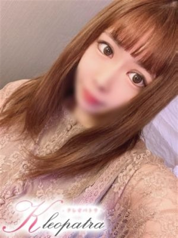 みみ(20歳、B:86、W:57、H:87)