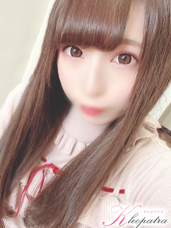 なお(20歳、B:83、W:56、H:82)
