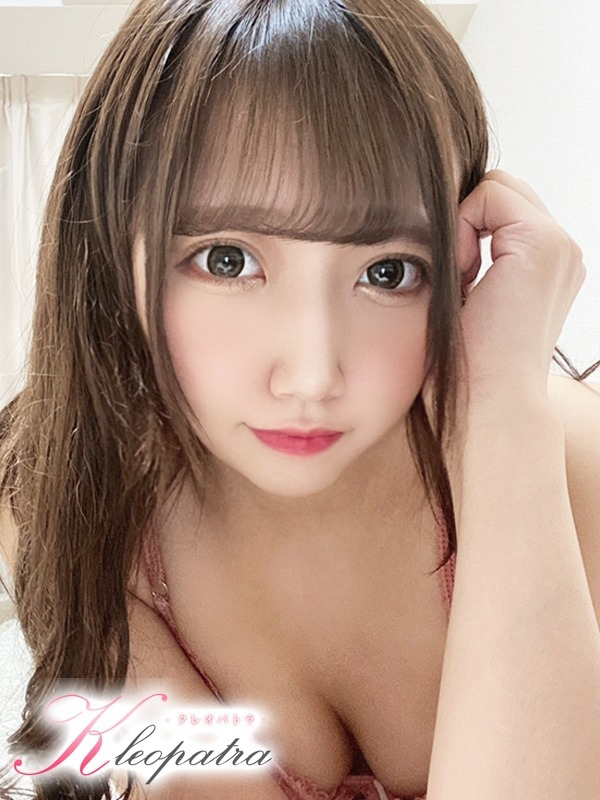 るる(20歳、B:84、W:54、H:82)