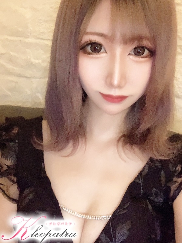 みつき(20歳、B:84、W:52、H:82)